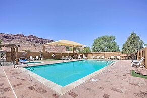 Moab Townhome w/ Pool Access + Stunning Mtn Views!
