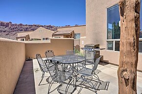 Moab Townhome w/ Pool Access + Stunning Mtn Views!
