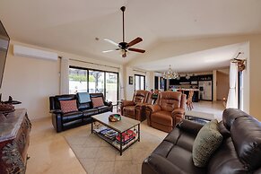 Casa Verde in Cabo San Lucas - 3 Mi to Marina!