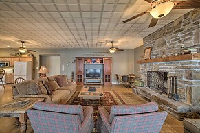 'waters Edge': Home on Shore of Beaver Lake!