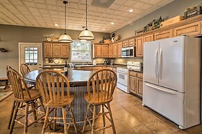 'waters Edge': Home on Shore of Beaver Lake!