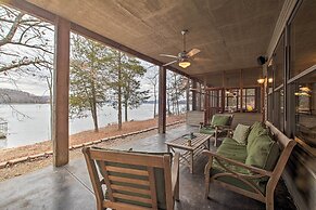 'waters Edge': Home on Shore of Beaver Lake!