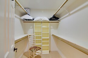 Centrally Located Escape w/ Pool Access in Phoenix