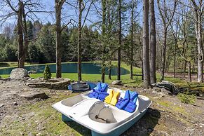Catskill Getaway on 6 Acres With Swimming Pond!