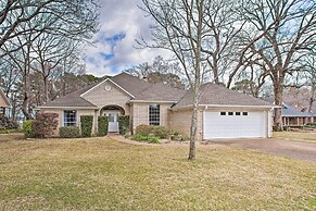 Large Waterfront Lake Palestine Home w/ Deck, Dock