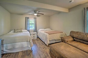 Peaceful Broken Bow Cottage w/ Fire Pit!