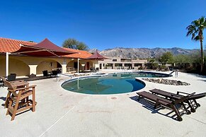 Tucson Townhome w/ Private Patio & Mtn Views!