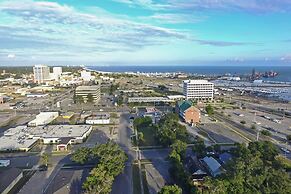 Charming Gulfport Getaway Only 3 Blocks to Beach!