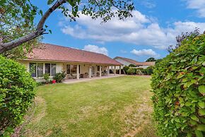 3 Mi to Lake Powell: Home w/ Patio & Waterfall