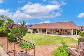 3 Mi to Lake Powell: Home w/ Patio & Waterfall