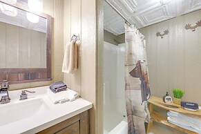 True Log Cabin w/ Game Room, Year-round Views