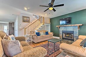 Downtown Brevard Retreat With Fire Pit & Deck!