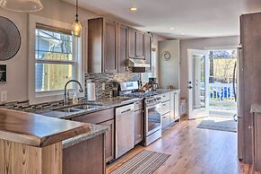 Downtown Brevard Retreat With Fire Pit & Deck!