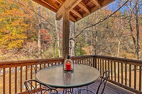 Creekside Retreat w/ Deck, 18 Miles to Wolf Ridge