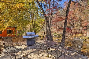 Creekside Retreat w/ Deck, 18 Miles to Wolf Ridge