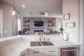 Vistas Bonitas Home w/ Patio: 7 Mi to Snowbowl!
