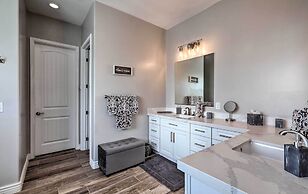 Vistas Bonitas Home w/ Patio: 7 Mi to Snowbowl!