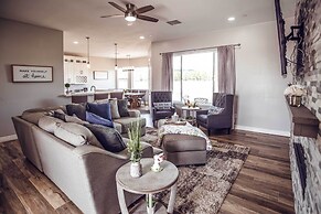 Vistas Bonitas Home w/ Patio: 7 Mi to Snowbowl!