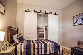 Vistas Bonitas Home w/ Patio: 7 Mi to Snowbowl!