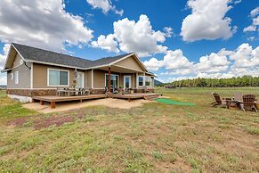 Vistas Bonitas Home w/ Patio: 7 Mi to Snowbowl!