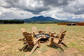 Vistas Bonitas Home w/ Patio: 7 Mi to Snowbowl!