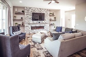 Vistas Bonitas Home w/ Patio: 7 Mi to Snowbowl!