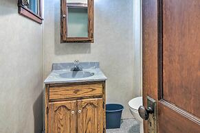 Quaint Stockton Escape Near Community Park!