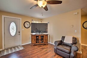 Cottage w/ Yard, Walk to Historic Attractions