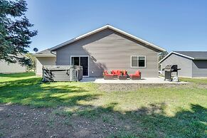 Mankato Getaway w/ Game Room & Salt Water Hot Tub!