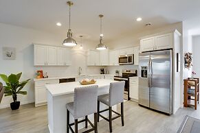 Mankato Getaway w/ Game Room & Salt Water Hot Tub!