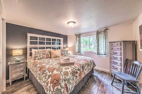 Riverfront Ruidoso Cabin w/ Deck, Walk to Midtown!