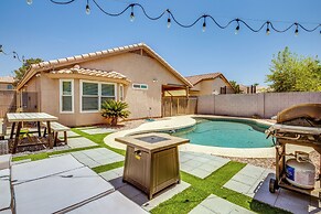Fenced-in Pool & Patio: Gilbert Home!