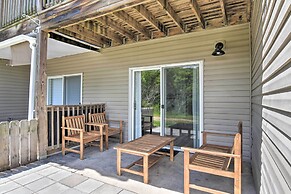 Apartment w/ Patio, 4 Mi to Silver Dollar City!