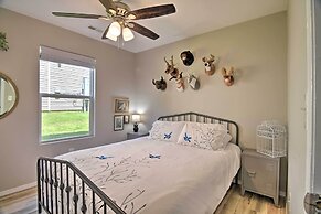 Apartment w/ Patio, 4 Mi to Silver Dollar City!