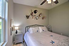 Apartment w/ Patio, 4 Mi to Silver Dollar City!