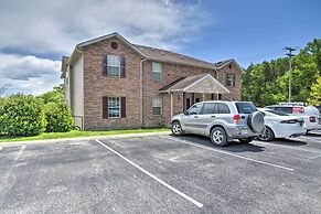 Apartment w/ Patio, 4 Mi to Silver Dollar City!