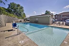 Apartment w/ Patio, 4 Mi to Silver Dollar City!