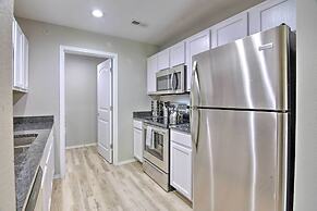 Apartment w/ Patio, 4 Mi to Silver Dollar City!