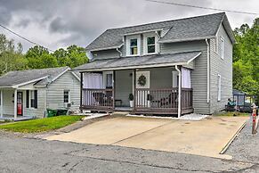 Morgantown Home w/ Deck ~ 2 Mi to WV University!