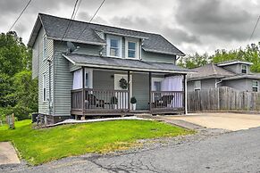 Morgantown Home w/ Deck ~ 2 Mi to WV University!