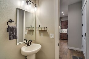 Cozy Colorado Home w/ Putting Green Near Loveland!