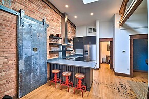 Fort Howard Lodge: Green Bay Modern Escape