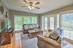 7 Mi to Nat'l Park: Home w/ Dock in Hot Springs