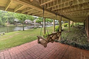 7 Mi to Nat'l Park: Home w/ Dock in Hot Springs