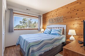 Idyllic Coastal Haven - Whale Watch in Depoe Bay!