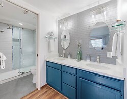 Idyllic Coastal Haven - Whale Watch in Depoe Bay!