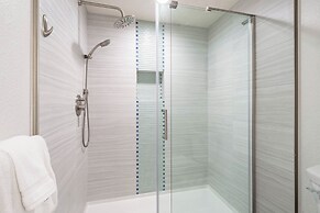 Idyllic Coastal Haven - Whale Watch in Depoe Bay!