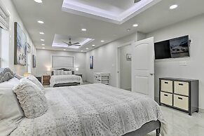 Patio & Grill: Spacious Gem Near Gulf Coast!