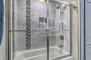 Patio & Grill: Spacious Gem Near Gulf Coast!