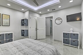 Patio & Grill: Spacious Gem Near Gulf Coast!